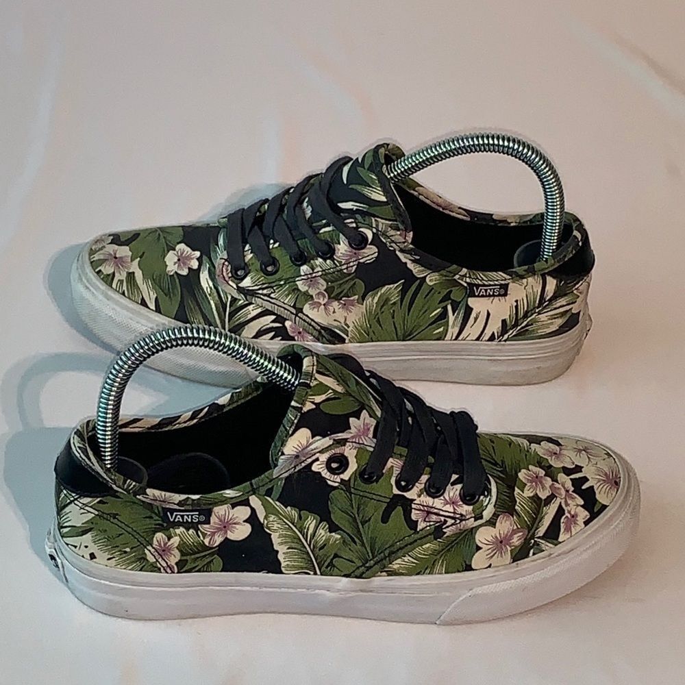 VANS Off The Wall Low Top Hawaiian Floral Sneakers